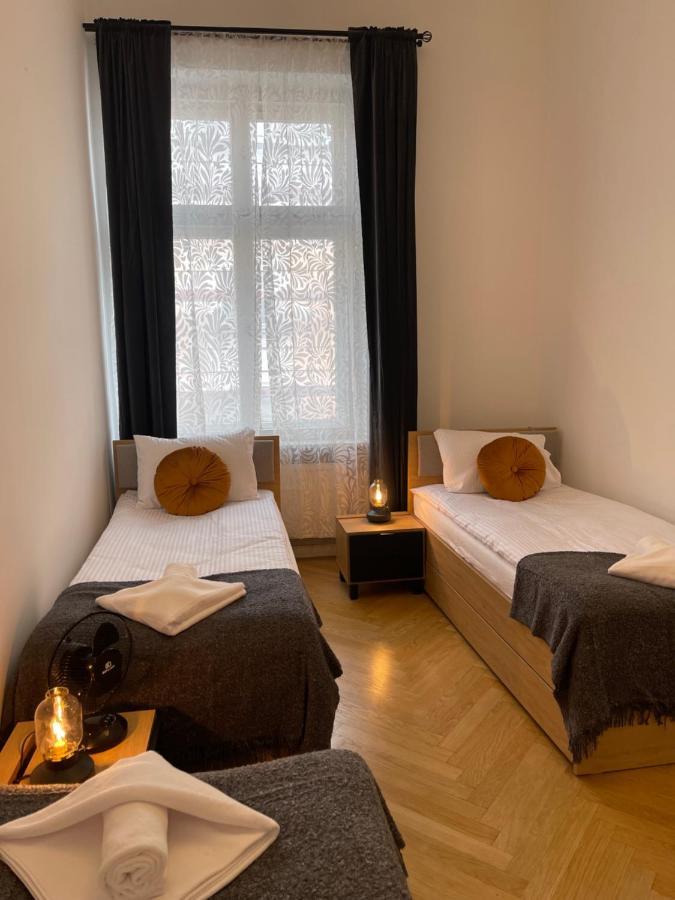 Golden Pearl - Main Square, 100 Sqm, 4 Rooms Cracóvia Exterior foto