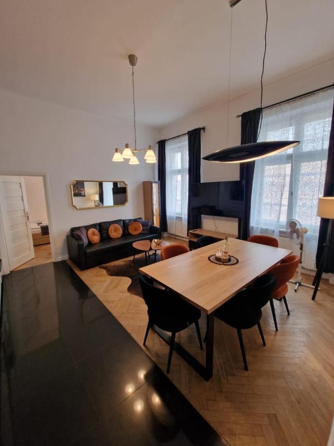 Golden Pearl - Main Square, 100 Sqm, 4 Rooms Cracóvia Exterior foto