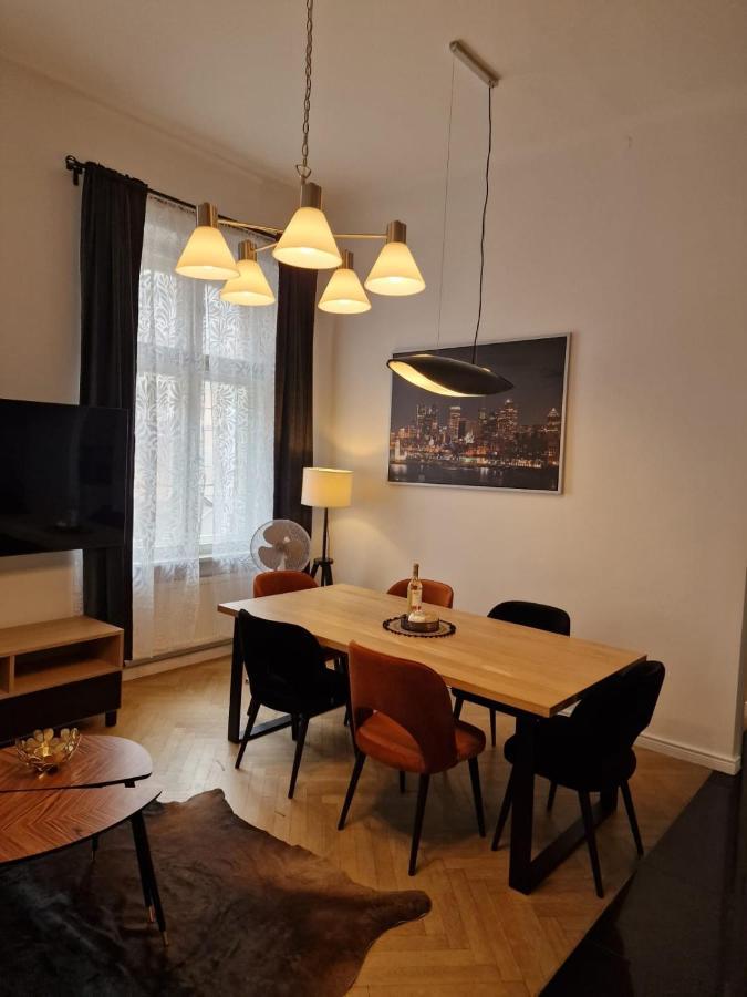 Golden Pearl - Main Square, 100 Sqm, 4 Rooms Cracóvia Exterior foto