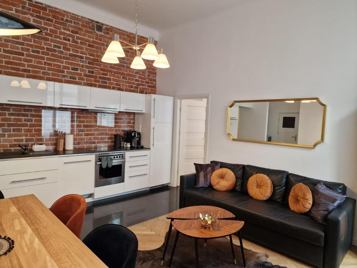 Golden Pearl - Main Square, 100 Sqm, 4 Rooms Cracóvia Exterior foto