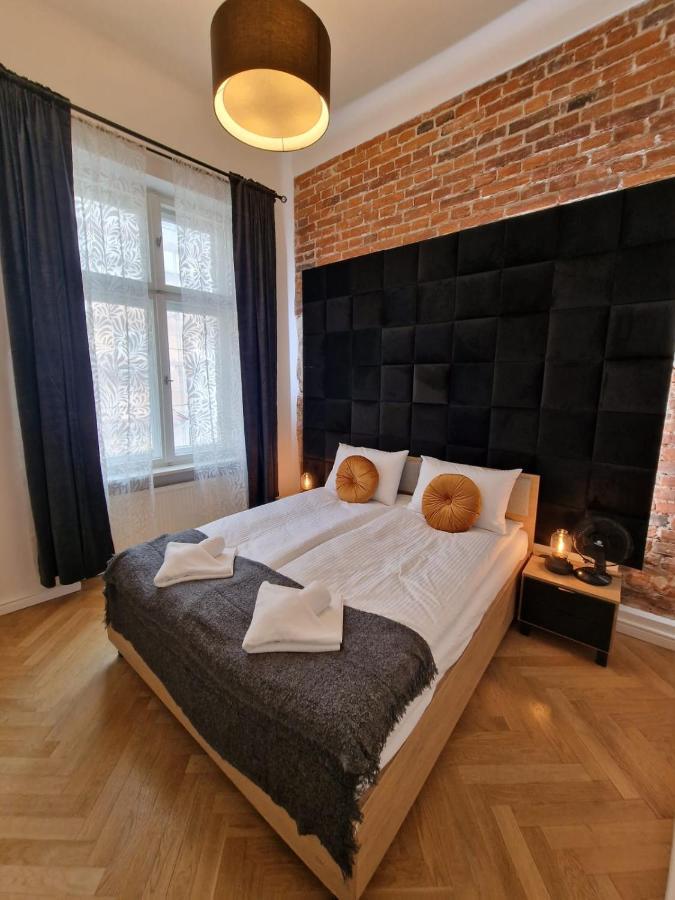 Golden Pearl - Main Square, 100 Sqm, 4 Rooms Cracóvia Exterior foto