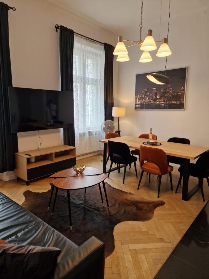 Golden Pearl - Main Square, 100 Sqm, 4 Rooms Cracóvia Exterior foto