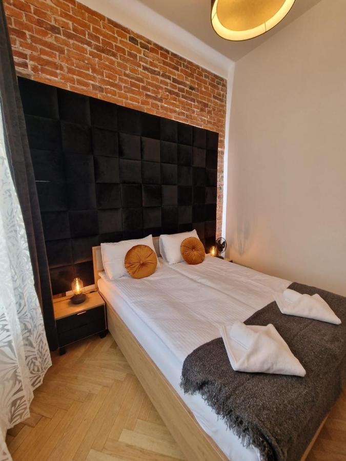Golden Pearl - Main Square, 100 Sqm, 4 Rooms Cracóvia Exterior foto
