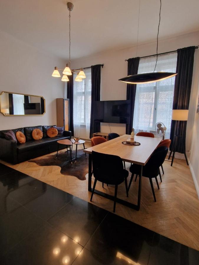 Golden Pearl - Main Square, 100 Sqm, 4 Rooms Cracóvia Exterior foto