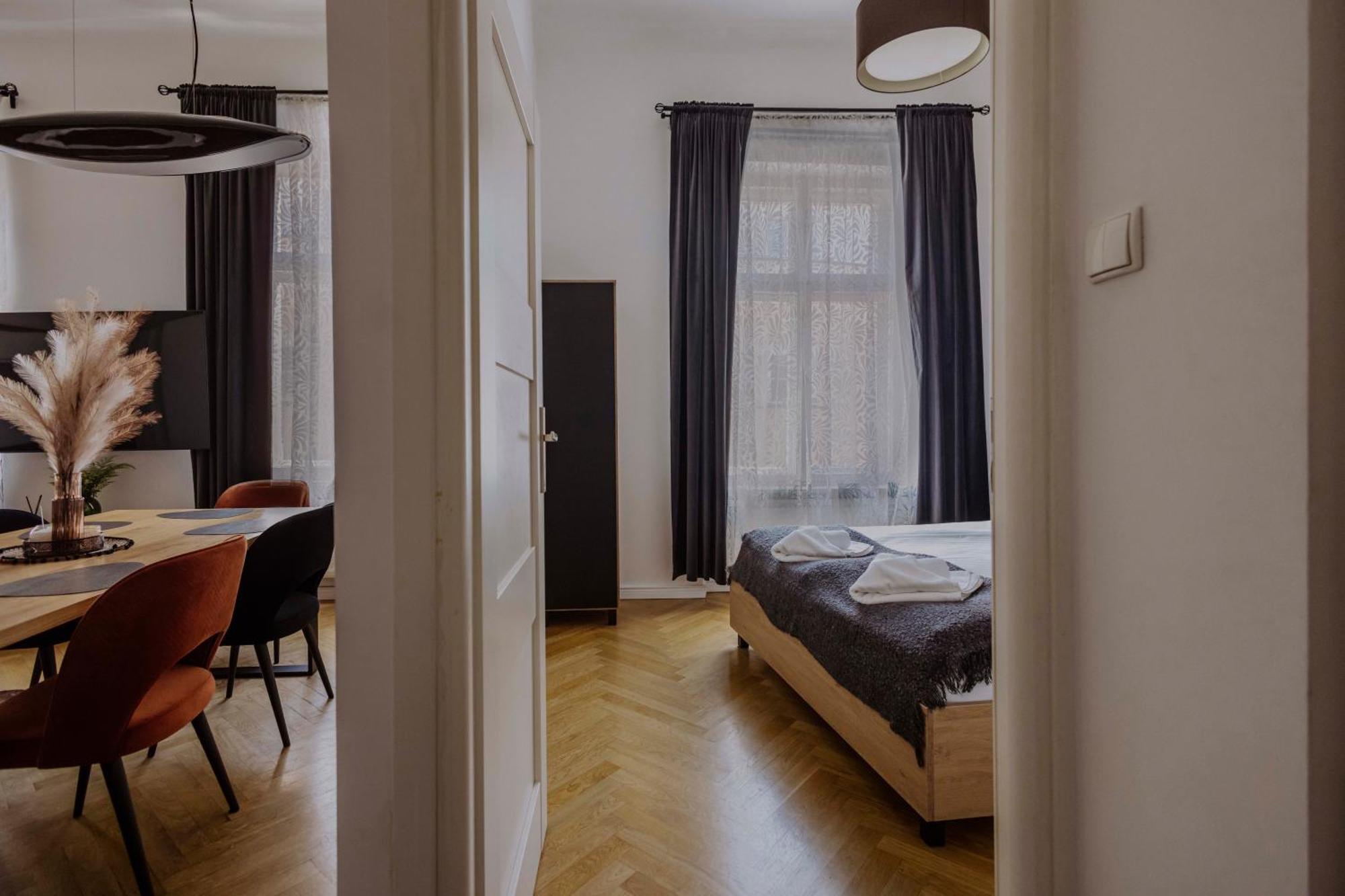 Golden Pearl - Main Square, 100 Sqm, 4 Rooms Cracóvia Exterior foto