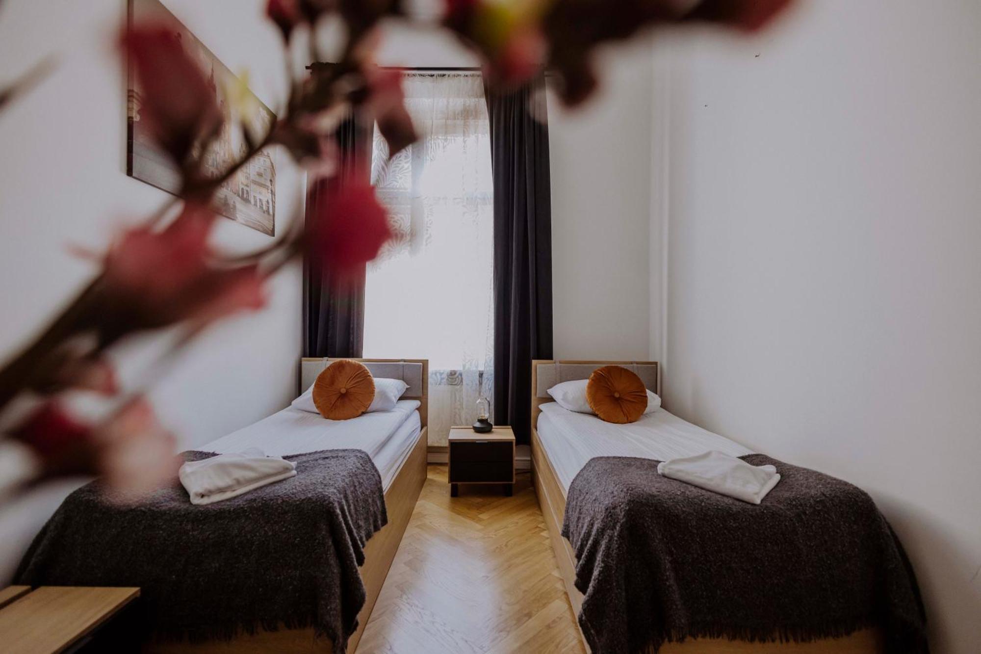 Golden Pearl - Main Square, 100 Sqm, 4 Rooms Cracóvia Exterior foto
