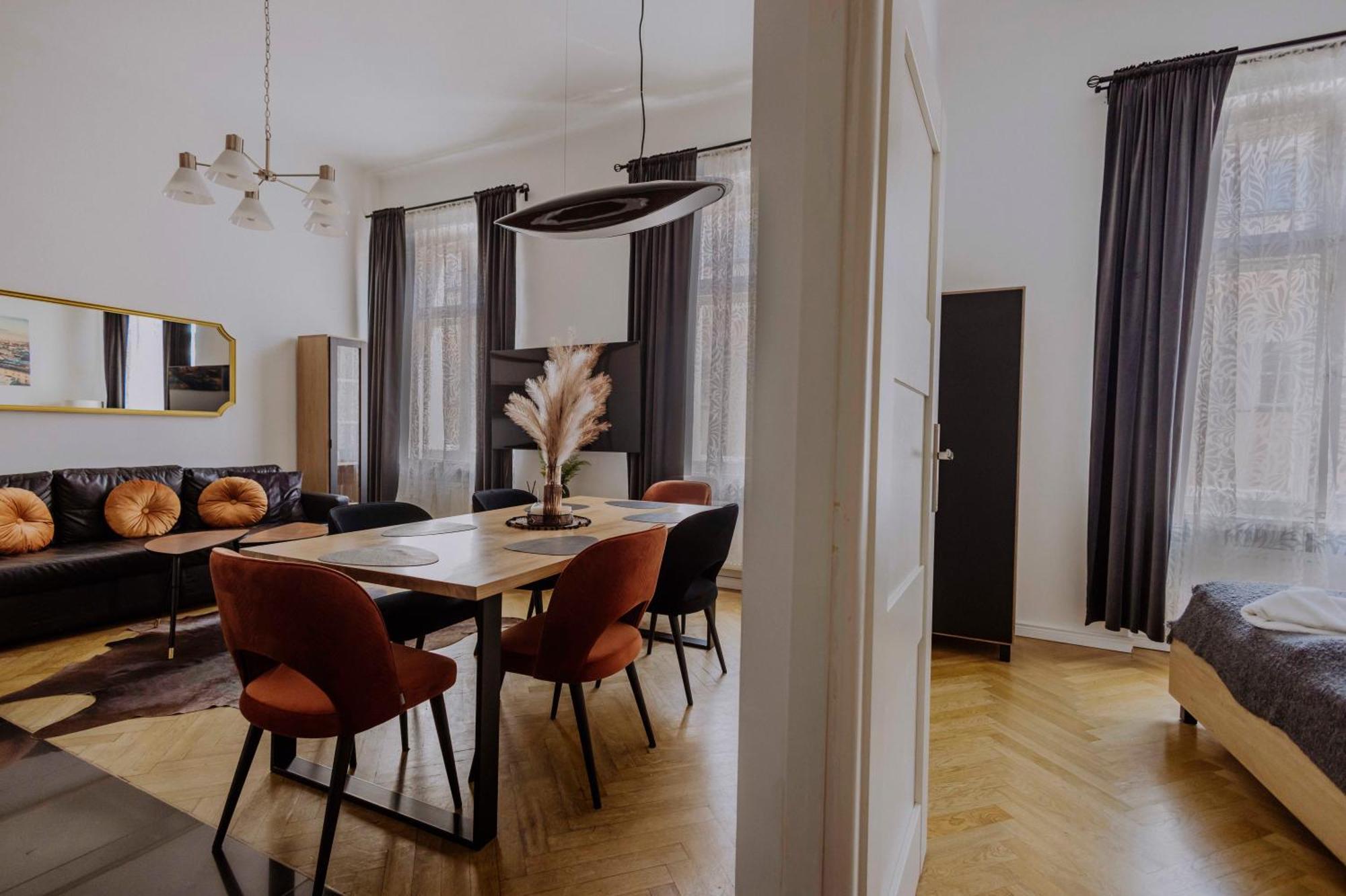 Golden Pearl - Main Square, 100 Sqm, 4 Rooms Cracóvia Exterior foto